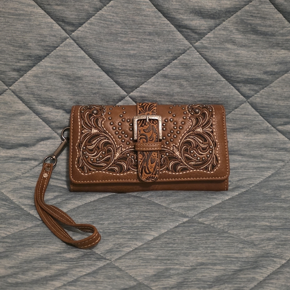 Montana West Cut-Out/Buckle Collection Wallet